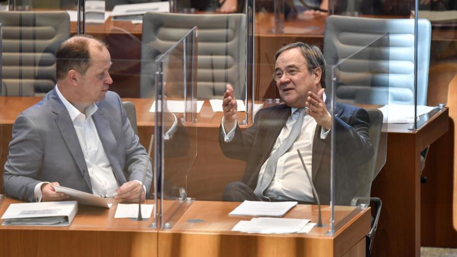 Gobernador alemán enfrenta críticas por respuesta a virus