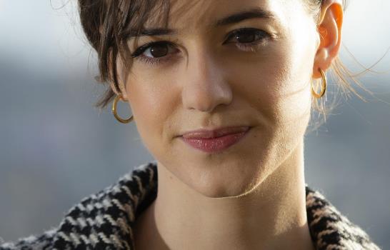Artista Revelación de AP Daisy Edgar-Jones ayuda a conectar