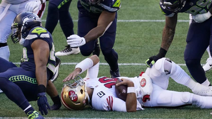 Unos diezmados Niners enfrentan a los Packers