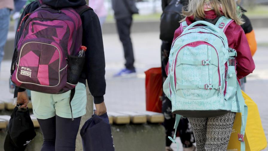 Los niños regresan a la escuela en el noreste de Alemania