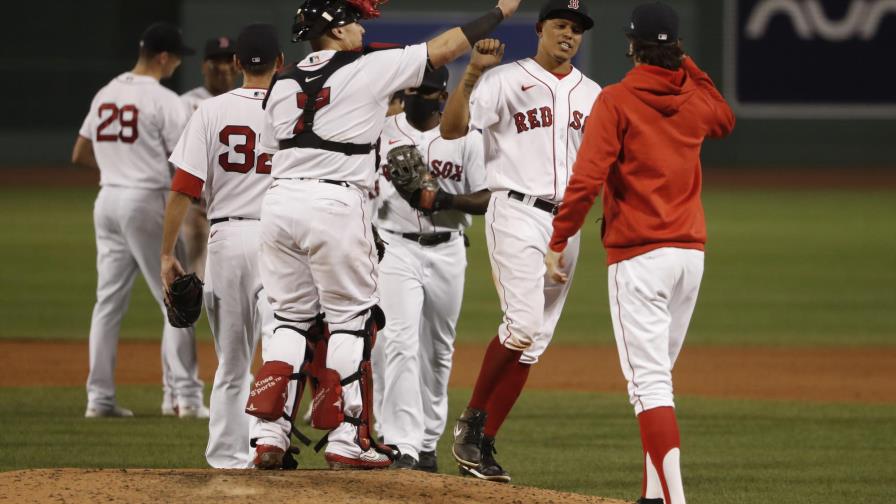 Con tres hits de Muñoz, Boston divide triunfos en doble función