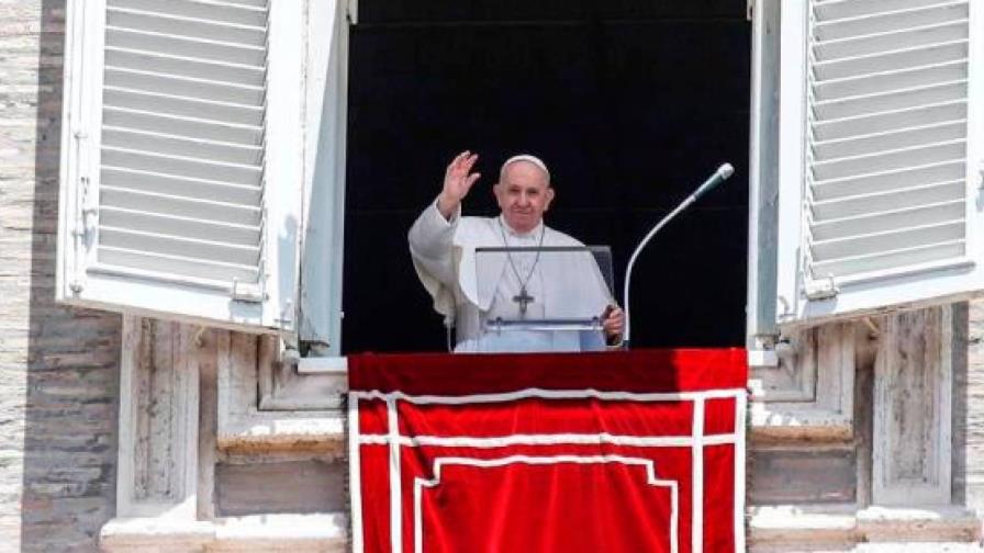 Francisco a padres de hijos LGBT: El papa los ama porque son hijos de Dios