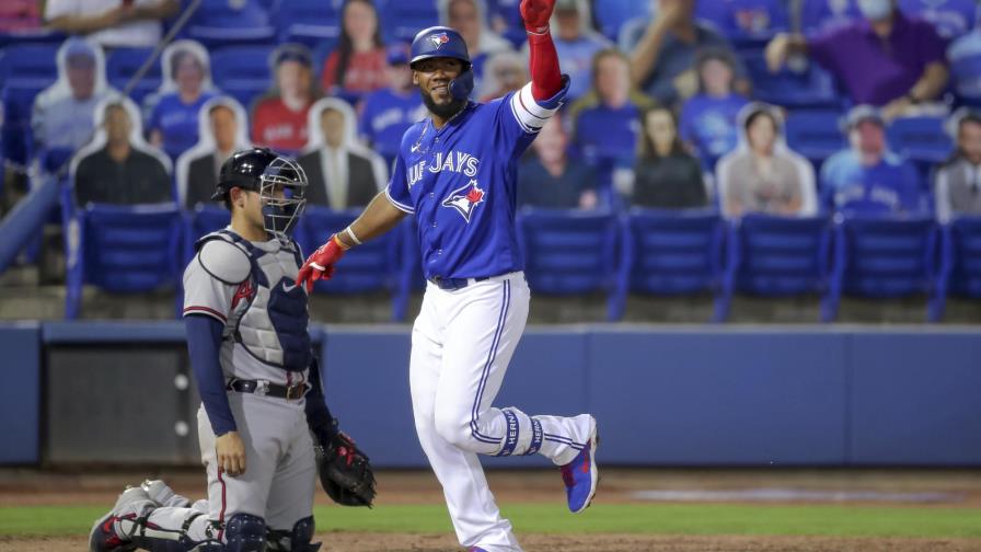 Hernández vuelve y pega jonrón; Azulejos vencen a Bravos