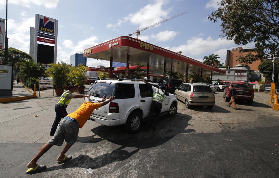 Venezuela: Desabasto de gasolina afecta a ambulancias