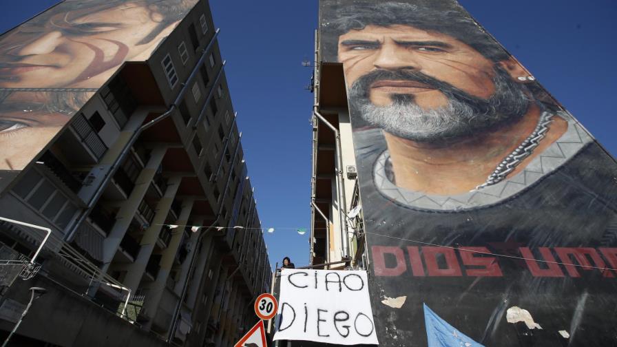 Nápoles inicia proceso para dedicar su estadio a Maradona