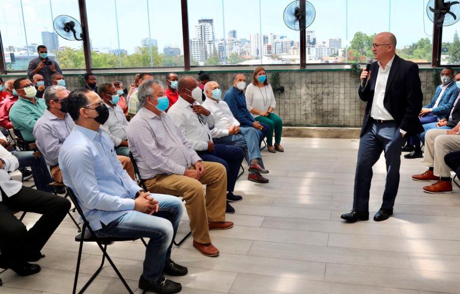 Exfuncionarios expresan respaldo a Domínguez Brito de cara a comicios del 2024