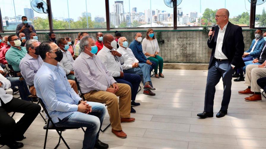 Exfuncionarios expresan respaldo a Domínguez Brito de cara a comicios del 2024