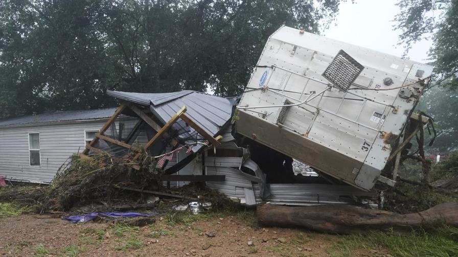 Ya son al menos 22 muertos por inundaciones en Tennessee