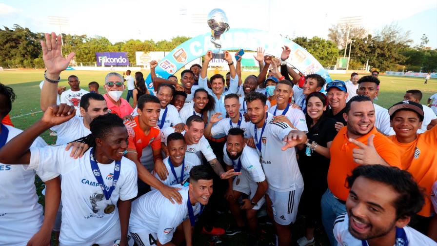 Cibao FC venció al Vega Real y conquista la LDF
El Cibao FC derrotó al Atlético Vega Real y conquista el título de la LDF