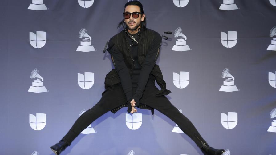 Cuevas presenta nuevo álbum mientras protagoniza musical