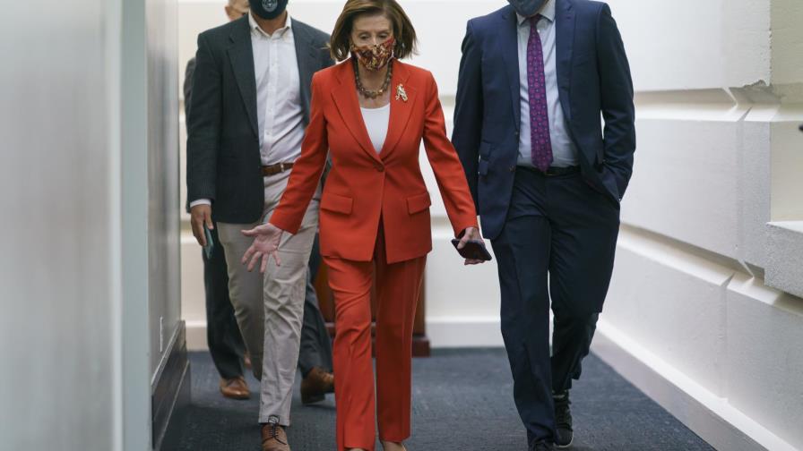 Pelosi dice que espera terminar proyecto de presupuesto