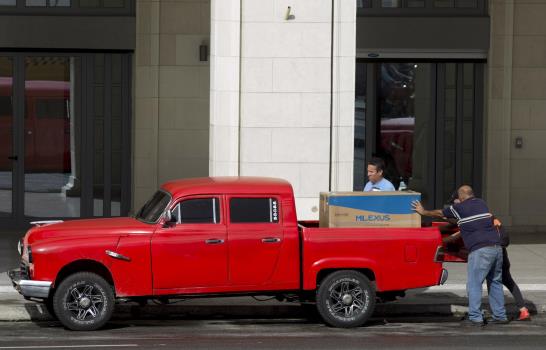 Cubanos usan redes sociales para enfrentar desabastecimiento Cubanos usan redes sociales para enfrentar desabastecimiento
