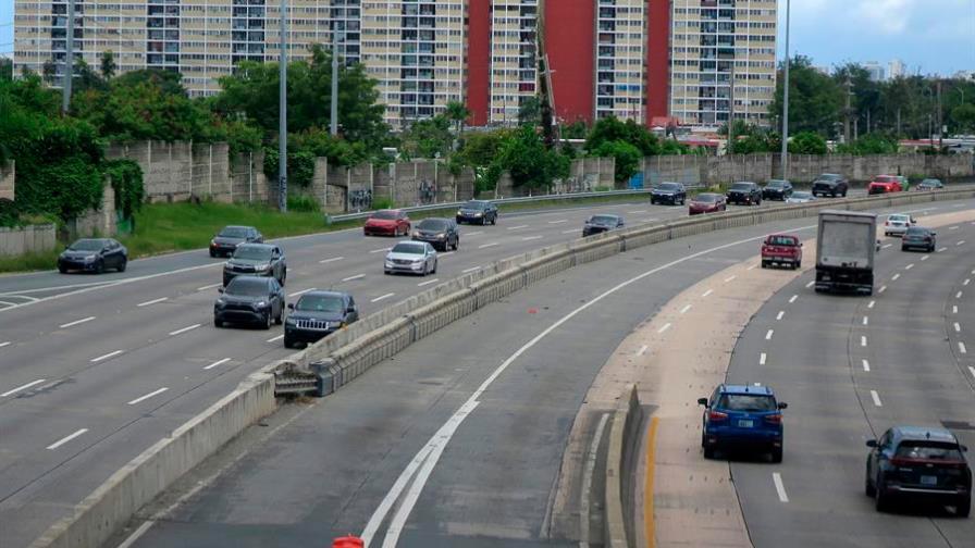 Puerto Rico alista reapertura de comercios y actos religiosos, pero no playas