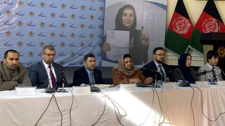 Datos preliminares apuntan a reelección de presidente afgano