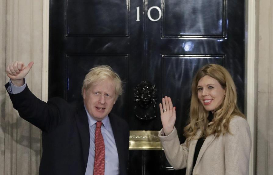 Reportes: Premier británico y su novia contraen matrimonio
