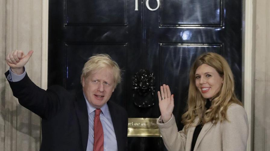 Boris Johnson y su prometida se casan en un acto privado Boris Johnson y su prometida se casan en un acto privado
