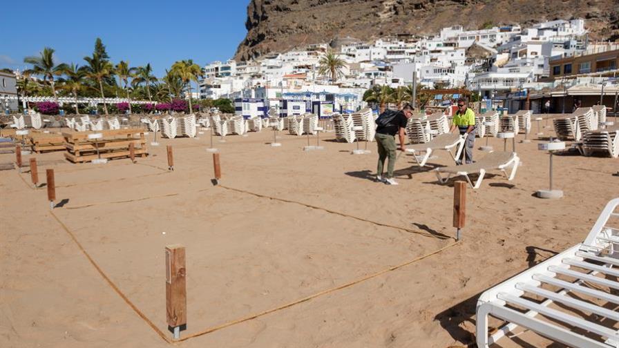España estudia cómo salvar el turismo de playa sin riesgo para la salud
