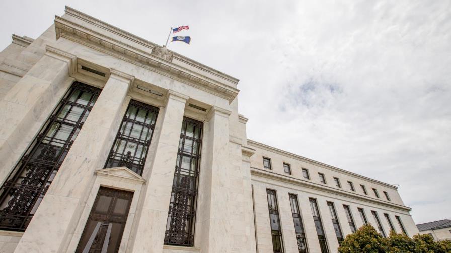 Fed eleva tasas de interés de Estados Unidos a un rango de 2.25 % a 2.50 % Fed eleva tasas de interés de Estados Unidos a un rango de 2.25 % a 2.50 %
