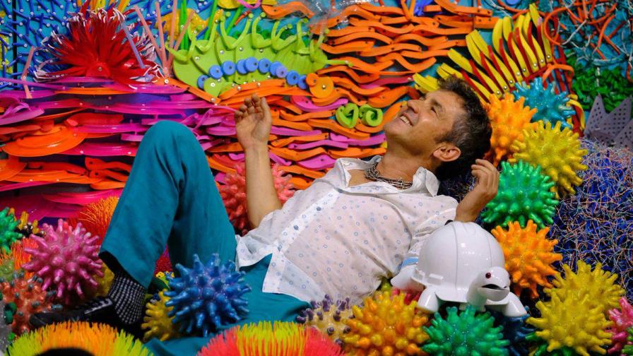 Maluma estrena subasta virtual de obras de arte inspiradas en su más reciente disco 