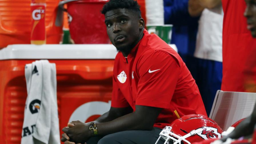 Tyreek Hill vive los efectos de una temporada de altibajos Tyreek Hill vive los efectos de una temporada de altibajos