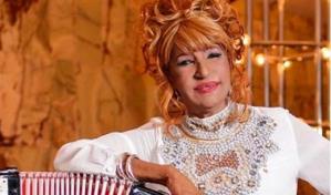 Humor o música típica, ¿cuál eliges?