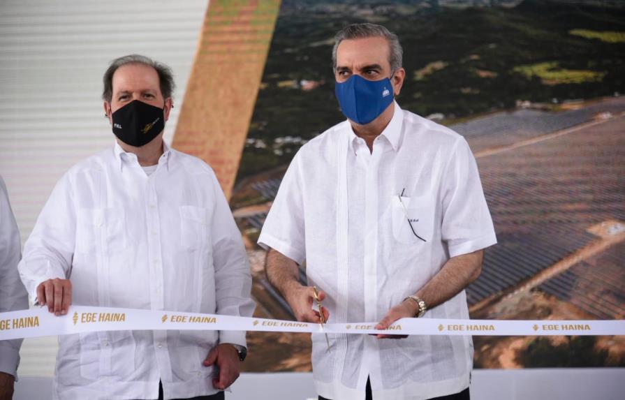 Abinader inaugura el parque de energía solar más grande de Las Antillas 