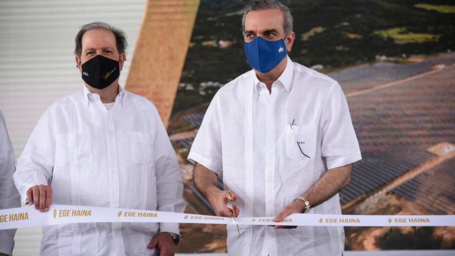 Abinader inaugura el parque de energía solar más grande de Las Antillas 