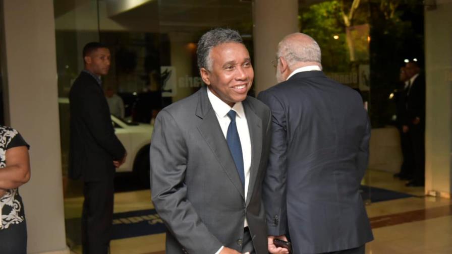 Félix Bautista también fue a darle el pésame a Danilo Félix Bautista también fue a darle el pésame a Danilo