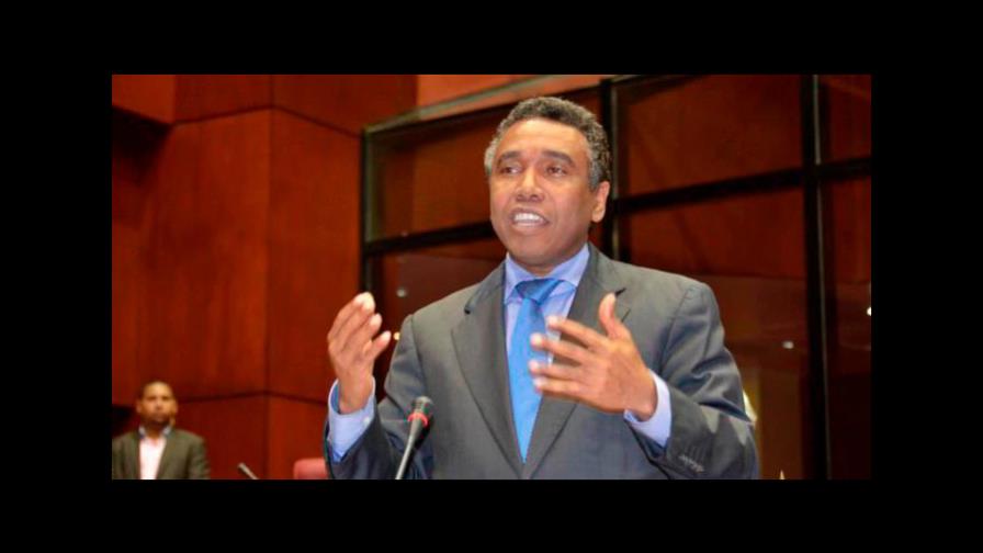 Senador Félix Bautista inicia plan de fumigación contra el COVID-19 en San Juan