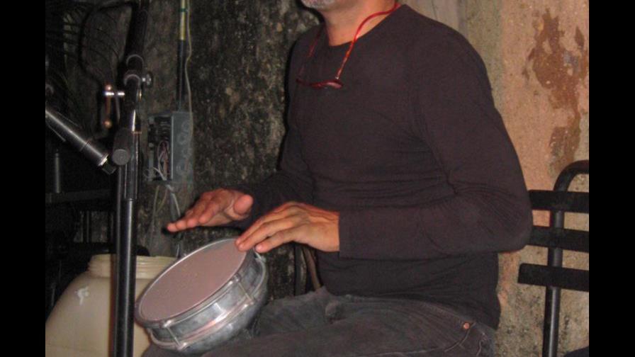 Músico Fellé Vega sufre un infarto Músico Fellé Vega sufre un infarto