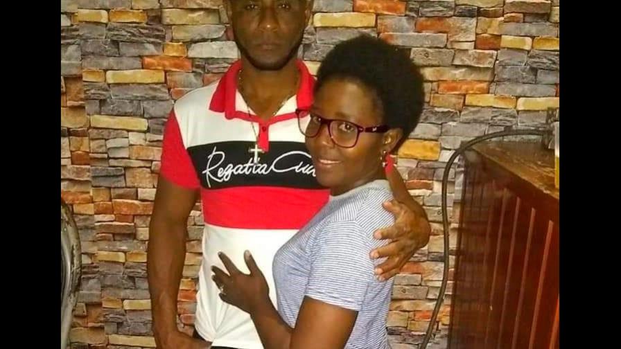 Hombre mata a su pareja y luego se envenena en Bayaguana Hombre mata a su pareja y luego se envenena en Bayaguana