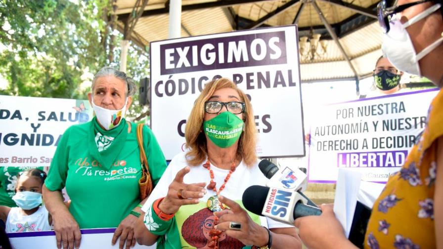Feministas de Santiago continuarán su reclamo a favor de las tres causales 