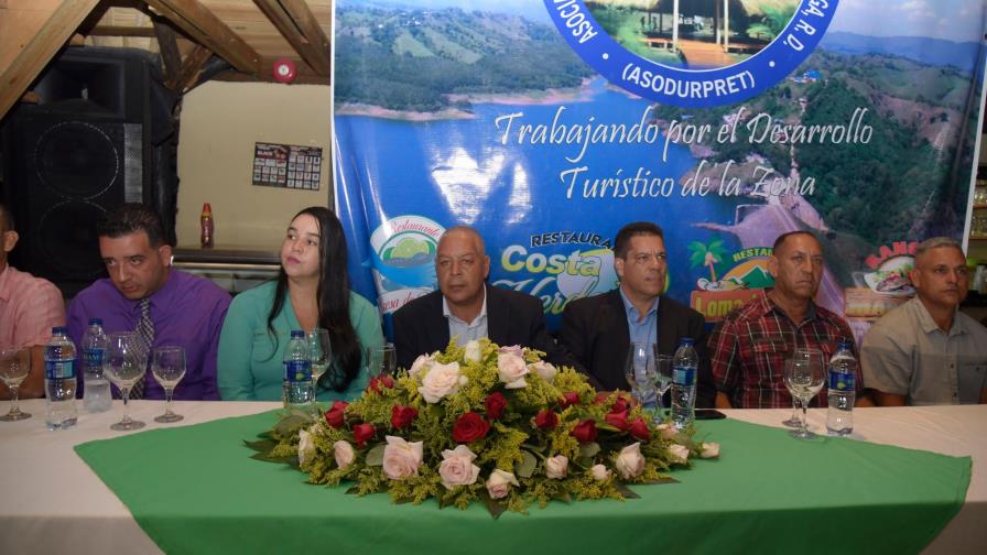 Inauguran primera feria del pescado en la presa de Tavera