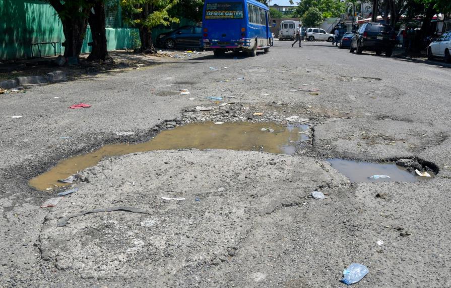 En Costa Brava demandan reparación de calles y eliminación de control de guagua
