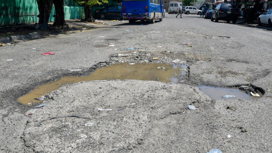 En Costa Brava demandan reparación de calles y eliminación de control de guagua