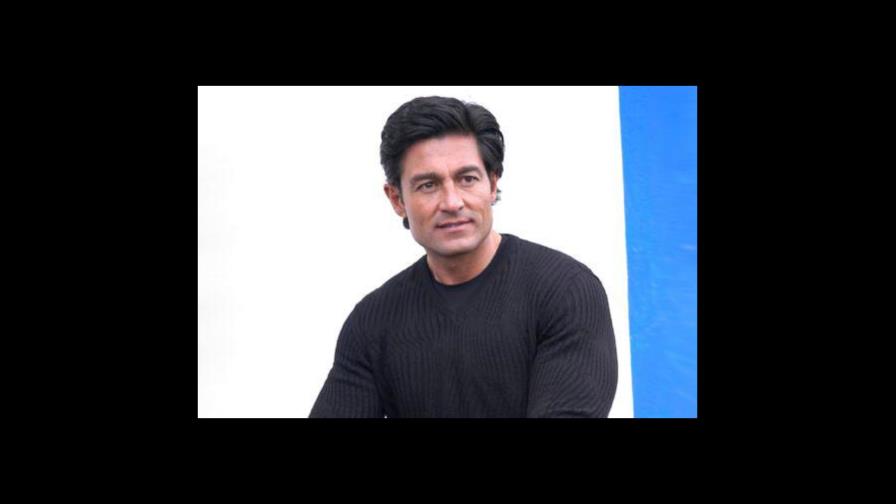 Fernando Colunga se entera de la muerte de su padre mientras rodaba nueva telenovela 