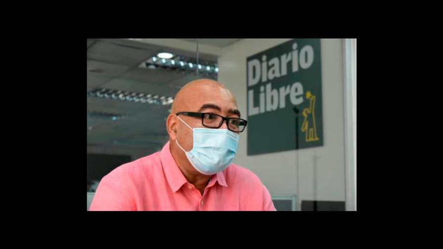 Acusan a Eduardo Estrella de intentar romper regla de oro en ayuntamiento de Santiago