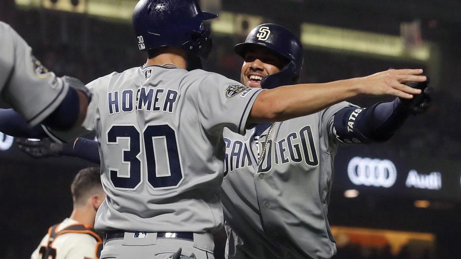 Reyes decide con jonrón y Tatis Jr. dispara otro en triunfo de los Padres sobre los Gigantes