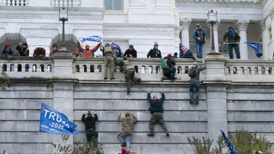 Panel del 6 de enero cita a Oath Keepers y Proud Boys