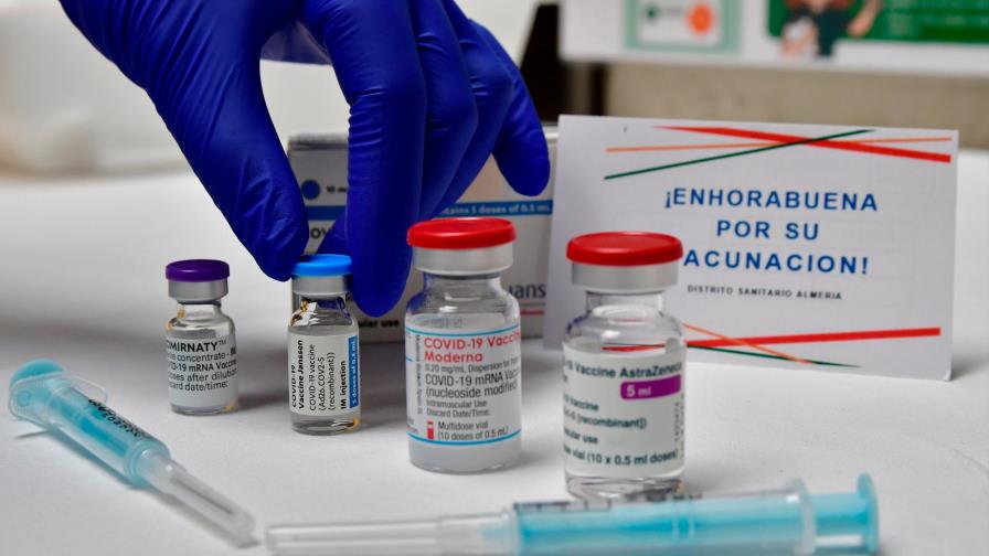 OMS afirma que todas las vacunas contra COVID-19 son efectivas, pero pide cautela