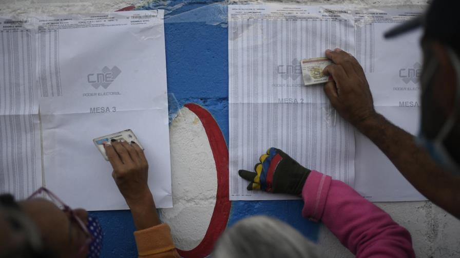 Venezolanos eligen congresistas en medio de boicot opositor Venezolanos eligen congresistas en medio de boicot opositor