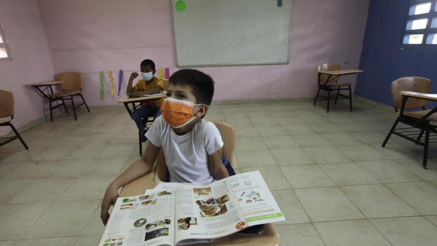 Panamá aprueba uso de emergencia de vacuna china para COVID