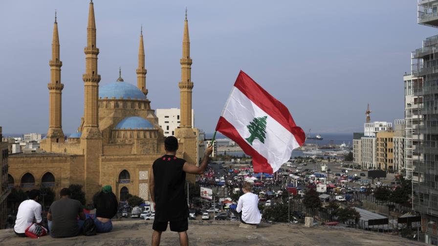 Líbano: policía retira manifestantes y barricadas en Beirut