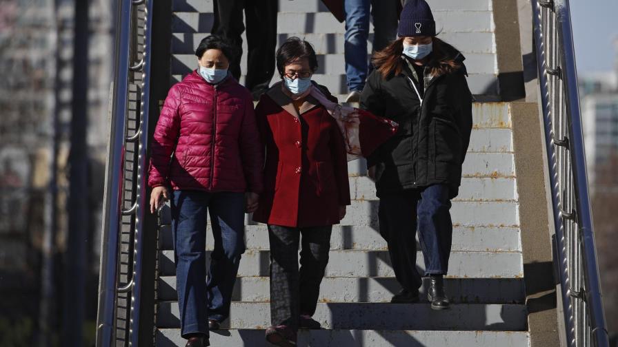 China insta a su reacia población a vacunarse