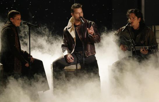 Martin llega al Latin Grammy con nuevo bebé y nueva música