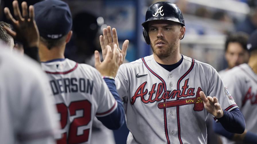 Freeman completa el ciclo; Bravos barren a Marlins