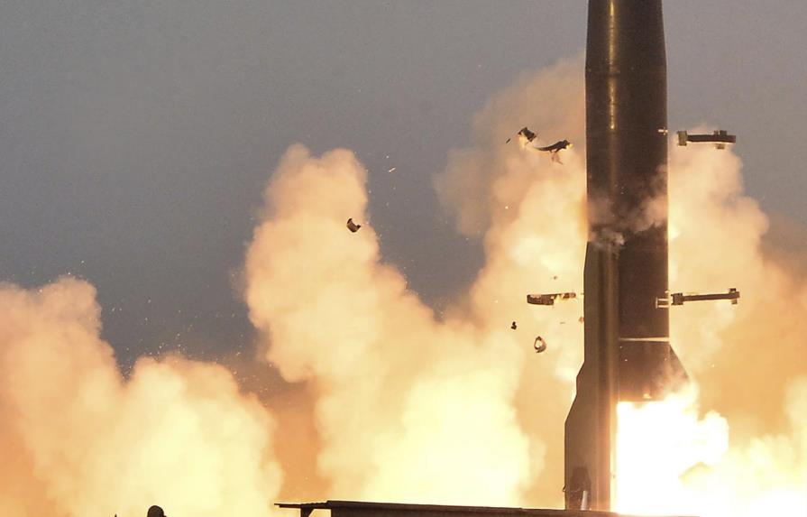 Norcorea confirma prueba de misiles; Biden lanza advertencia
