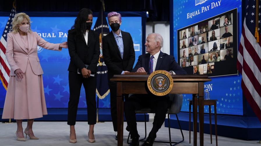 Selección femenina y Biden promueven paga equitativa