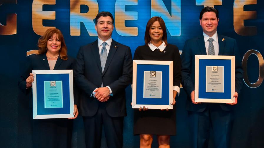 Banco Popular premia a sus gerentes más destacados 