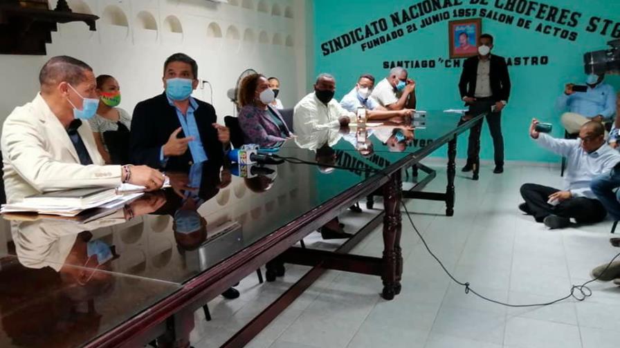 Organizaciones de Santiago respaldan aspiraciones de Fidel Santana a Defensor del Pueblo   